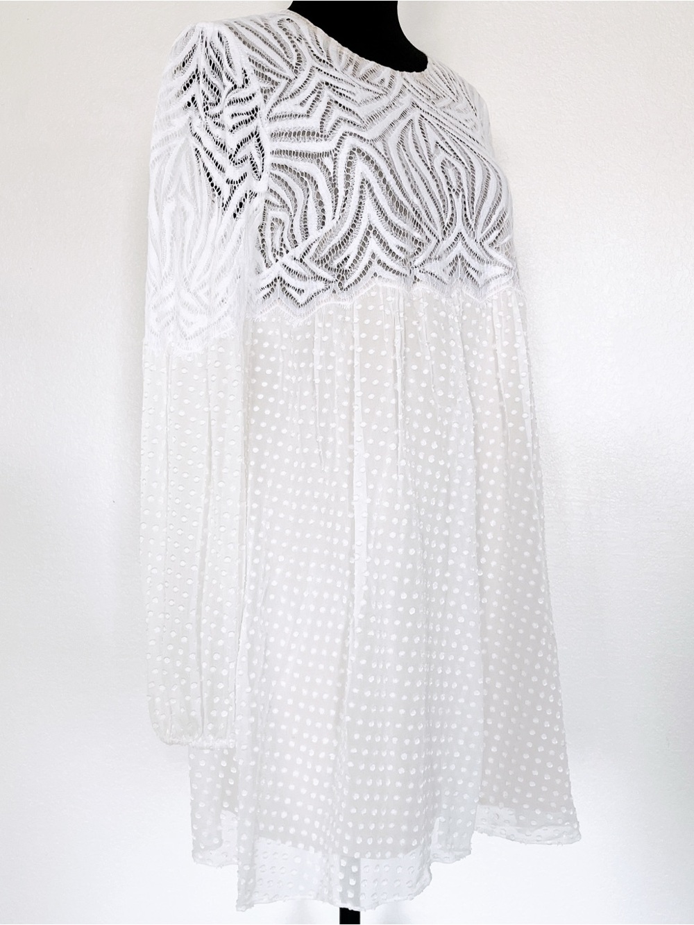BCBGMaxAzria Kitra Lace Peasant Dress - Picture 4 of 15